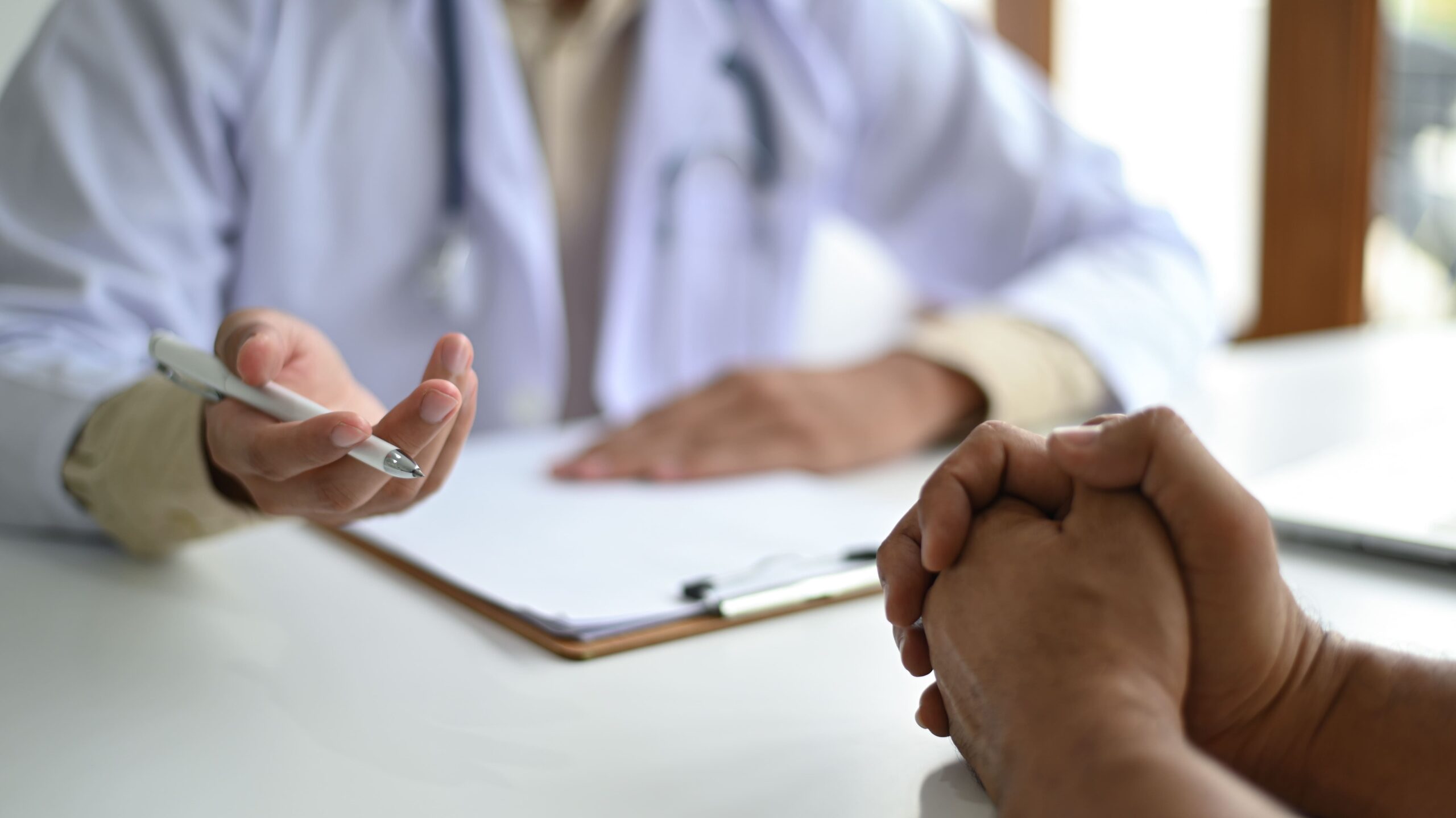 medical-concept-patients-listen-to-advice-from-me-2026-01-07-00-44-05-utc